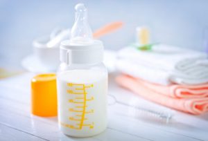 Infant formula and responsive bottle feeding - Baby Friendly Initiative